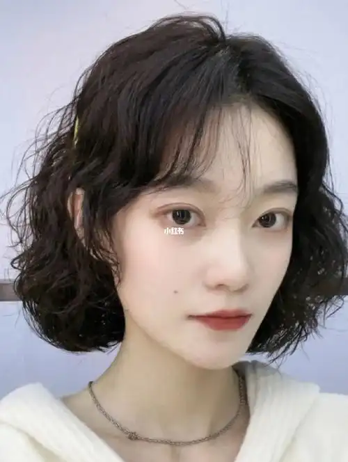 天津法式烫 中短发女生一定要尝试的法式蛋卷头减龄免打理烫发