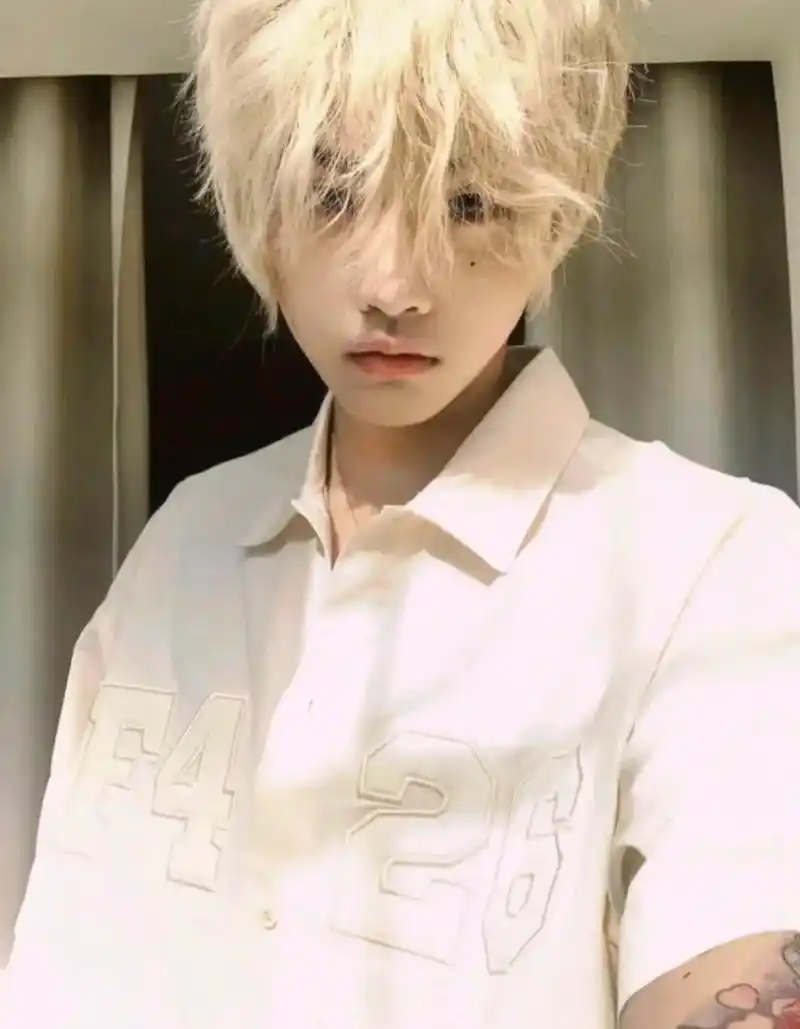 男生日系漫画感发型7373.