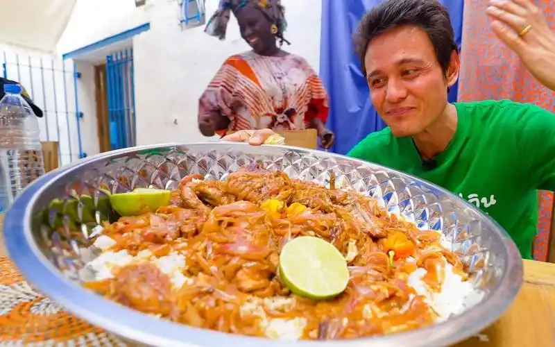 非洲塞内加尔难以置信的鸡肉烹饪