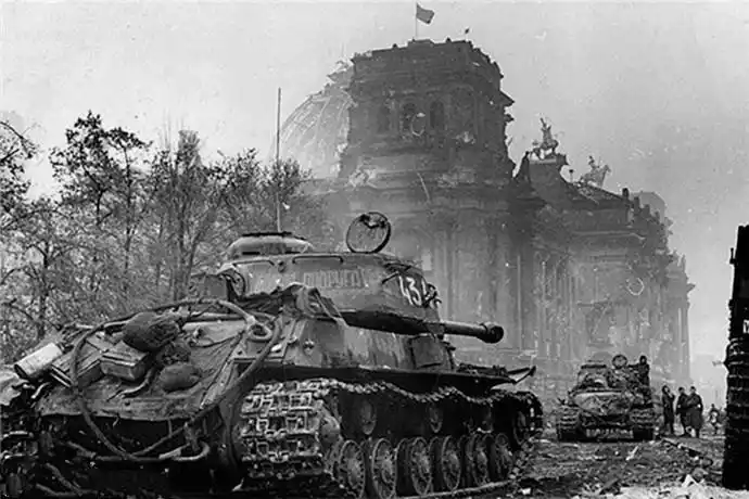 二战纳粹最后堡垒柏林国会大厦喀秋莎怒吼帝国核心成了废墟