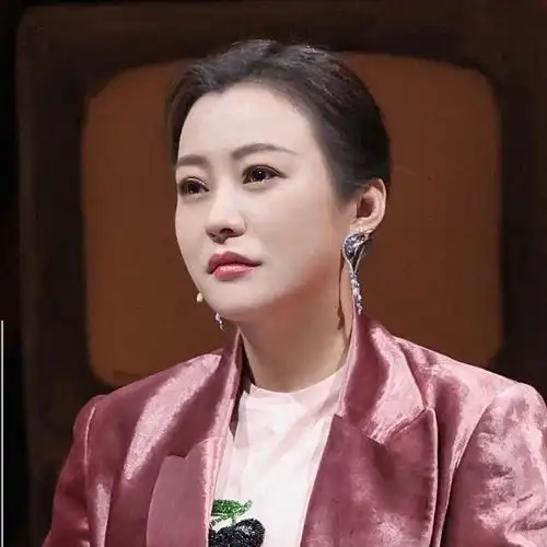 超越班》第二季,这个时候网友才发现,原来知名演员郝蕾的微博这么冷清