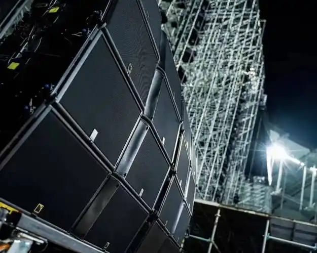 三亚之夜群星演唱会舞台搭建完成,揭秘歌神御用演唱会音响→_小鹭