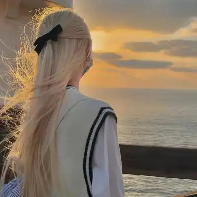 侧身唯美有意境的女生真人头像图片 高清好看的最新女生微信头像_女生