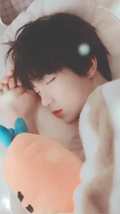 时代峰峻小可爱可真多,07年帅帅苏新皓好心动,小朋友衣品炸裂!