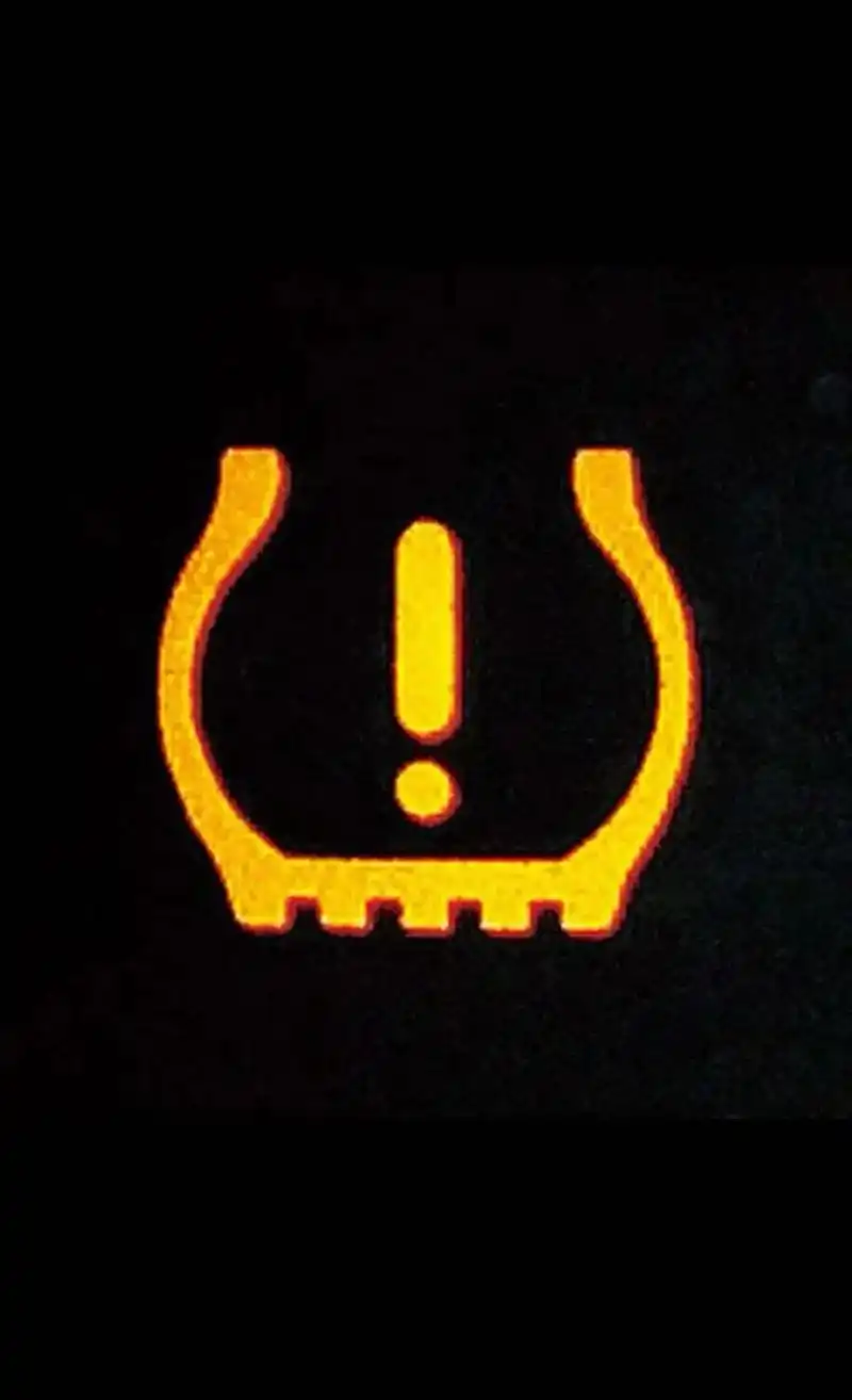 用车小常识 第一个是我们可能常见到的,胎压故障灯:行驶 - 抖音