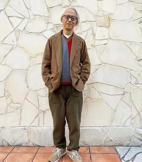 看完这位日本68岁大叔的穿搭,我才知道什么叫"亚洲雅痞"?