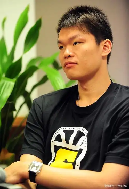 朱芳雨正面回应广东宏远男篮本赛季没有引进内线大外援的原因