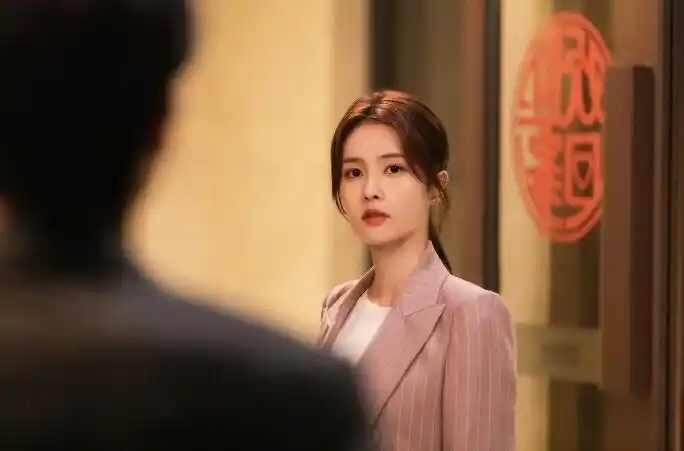 半是蜜糖半是伤女主角白鹿爆红剧中超烧文艺系唇色大公开