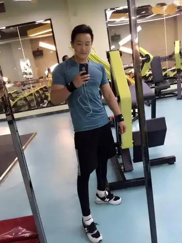 脱单丨91年小哥哥未婚身高181cm机关事务管理局工作已购房已购车希望