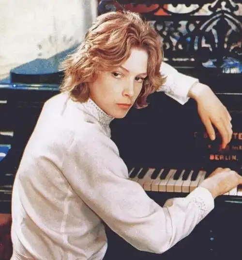 世界第一美少年伯恩安德森:因美貌而成名,也因美貌而孤独一生