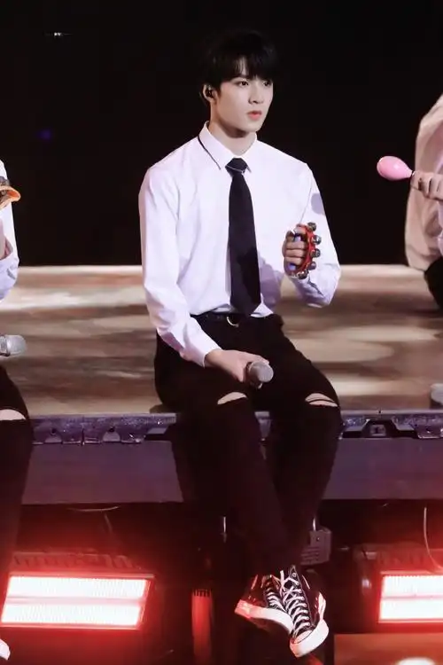 白衬衫 32323136@时代少年团-刘耀文#刘耀文超绝少年气#78