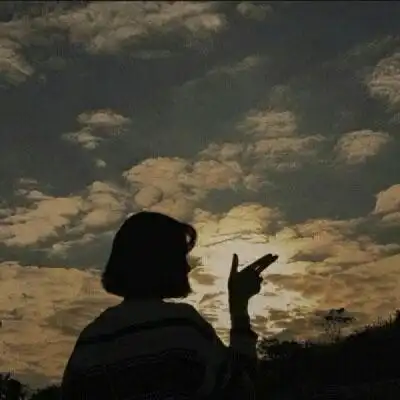 短发背影头像,气质女神美好的一天 - 女生头像 - 潮人个性网