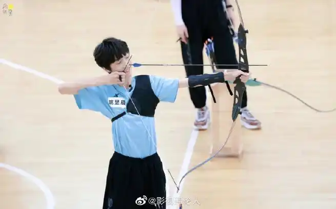 一发入魂的射箭名场面#tf家族三代去年夏日运动会射箭名场面!