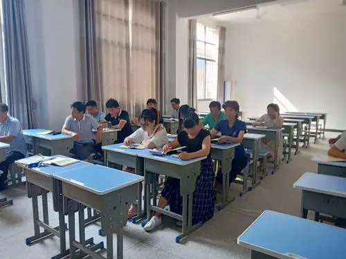 践行教师礼仪,提升师德素养 正雄职业技术学校教师培训