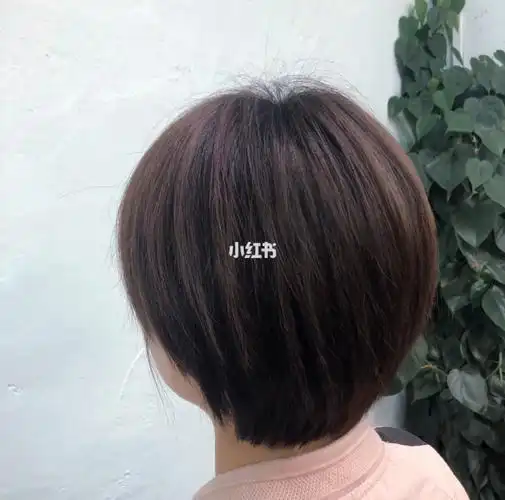 短发后面