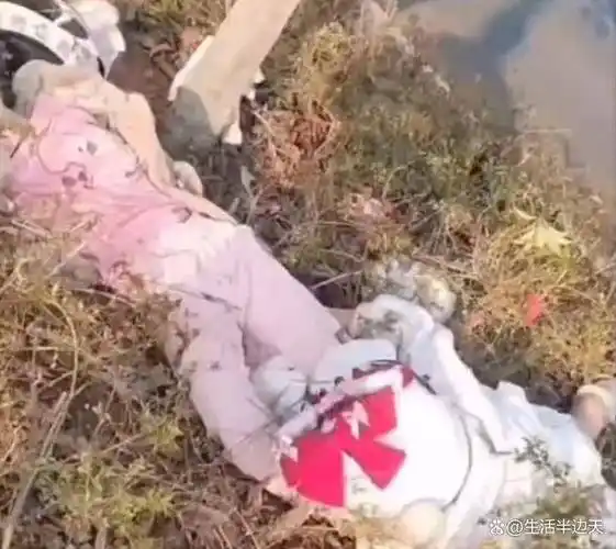 云南2名女孩骑摩托车出车祸身亡,现场惨烈不忍直视_事故_生命_教育