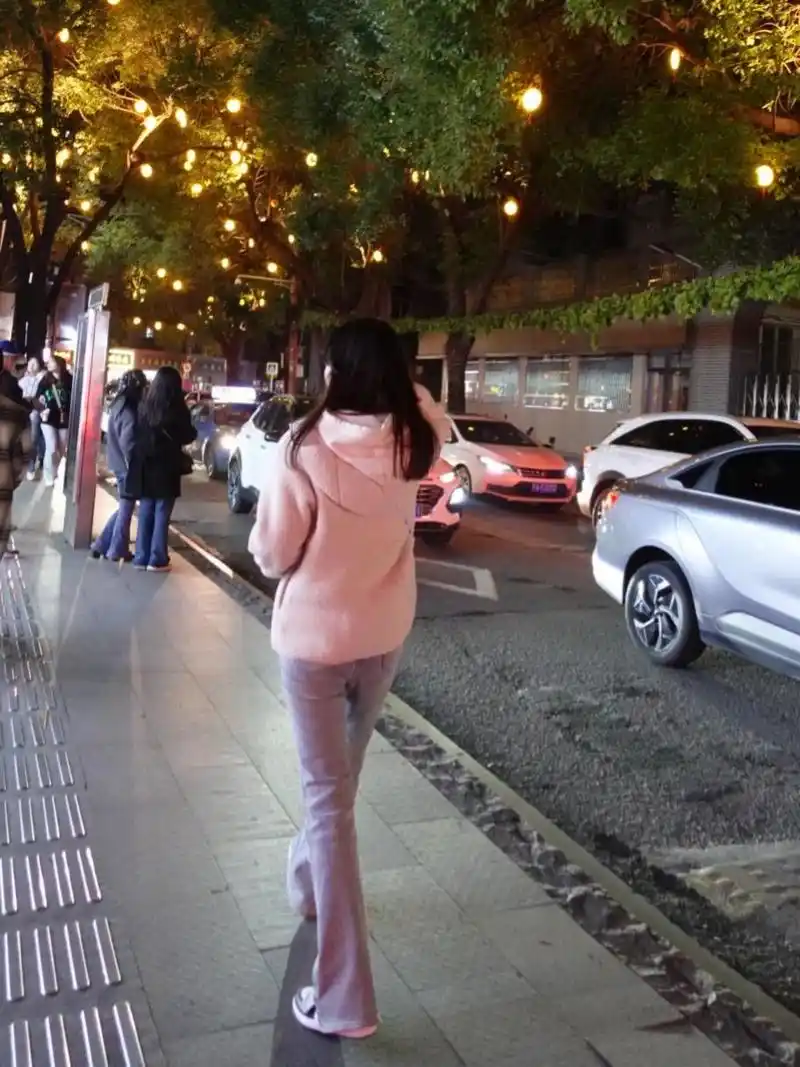 女大学生 #韩系 #ootd穿搭 #全身照 #rgb女孩春日look 人和人之间有