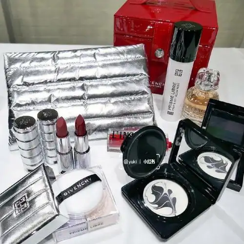 givenchy纪梵希2022年圣诞彩妆