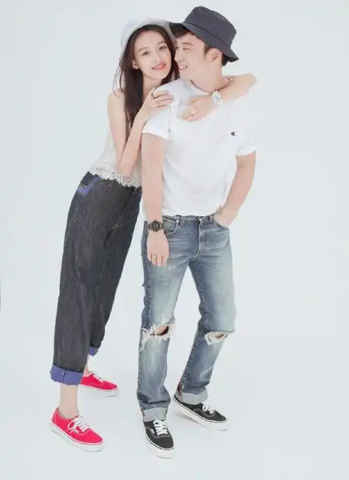 董子健这是穿了隔壁大爷的衣服来接机么孙怡我不要面子的啊