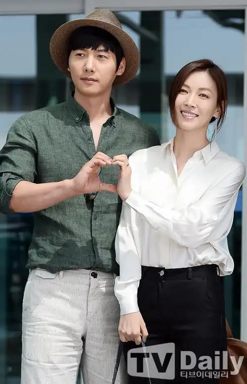 李尚禹金素妍最新消息 李尚禹金素妍飞往维也纳拍摄新婚画报