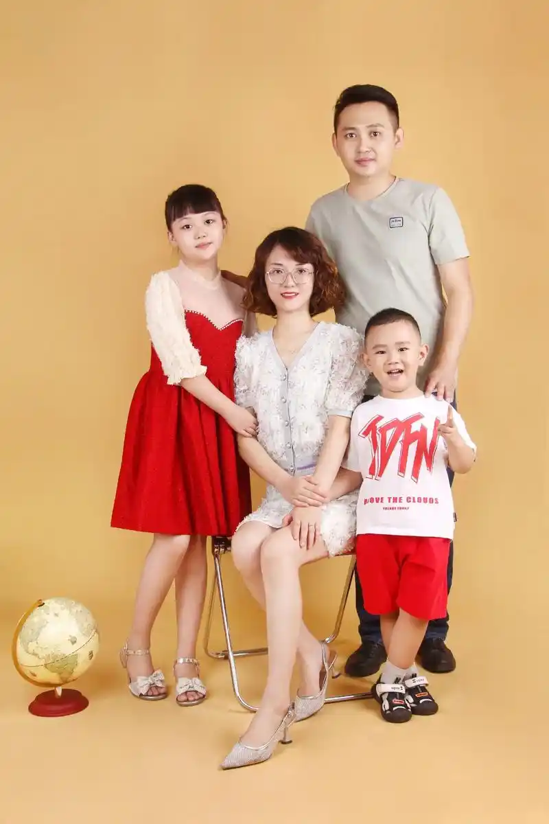 开学季 #一家四口同框 # #儿童摄影 #亲子照  - 抖音