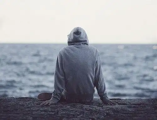 意境男生背影图片_2016好看的男生背影素材