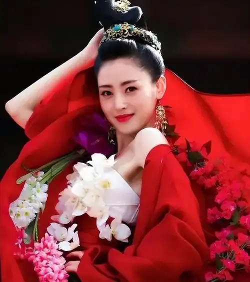 张天爱光芒渐褪,活动大秀性感身材?但身材仍无愧于人间尤物!