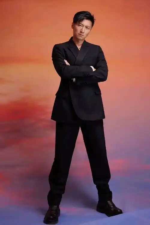 谢霆锋出席大年夜湾区中秋片辅音乐晚会解锁主持人身份