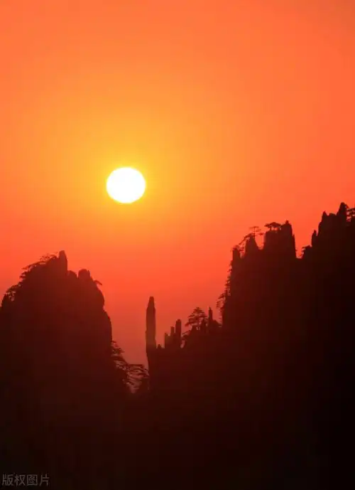 云上太阳它总不改变新年去看中国最美的日出吧新年新气象