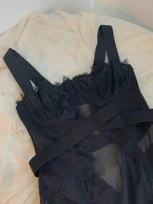 穿上这件塑身衣秒变性感女神75撩男必备神器