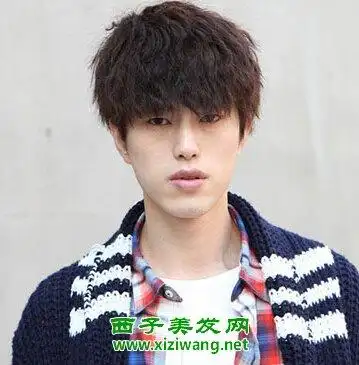 男生玉米烫发型图片 男生也可小另类(3)