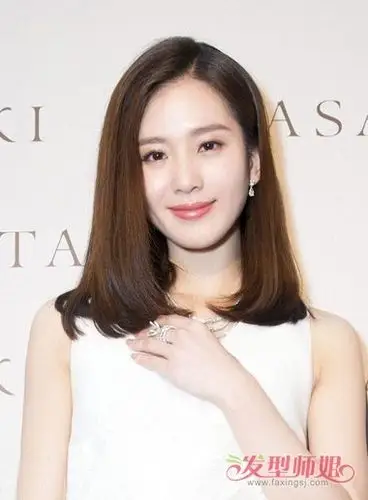 女生精剪过肩直发百变风任你挑 修颜显气质度妹纸中长发_发型师姐