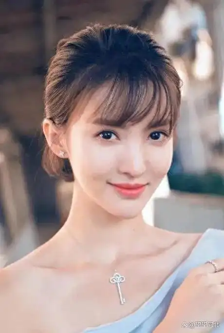 金晨逆袭成90后小花top级艺人,商务代言爆棚,影视资源飞升!