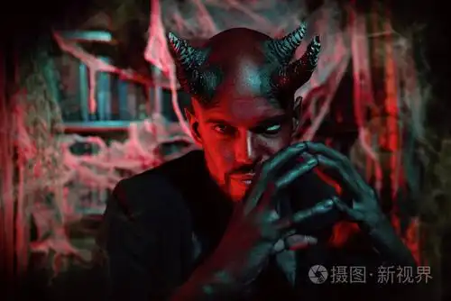 他的巢穴里一个坏恶魔的画像.恐怖电影,噩梦.万圣节.