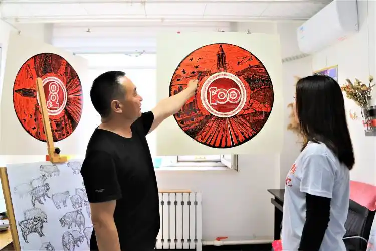 内蒙古扎鲁特旗版画院创作百幅红色版画庆祝建党100周年
