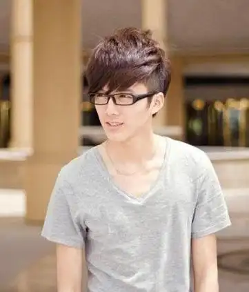 长脸男士发型设计(男士发型长发)-正华文库