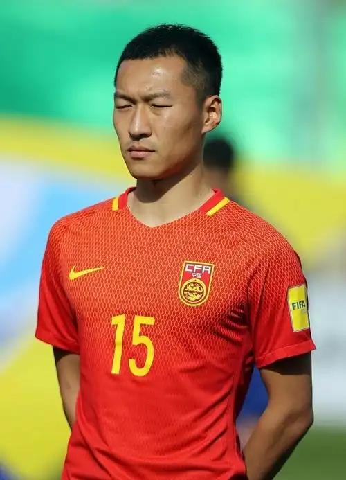 为什么国足老婆很漂亮(男足太太团哪一个最漂亮?