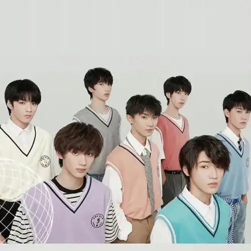 韩都衣舍时代少年团同款时代少年团联名同款韩都衣舍设计感连帽卫衣