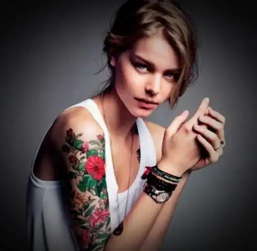 女人手大臂内侧上的三行英文字纹身图案5