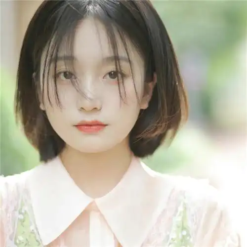 气质干净清纯女生头像短发图片