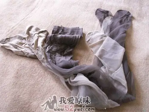 【转载】美女穿过的臭丝袜(一)