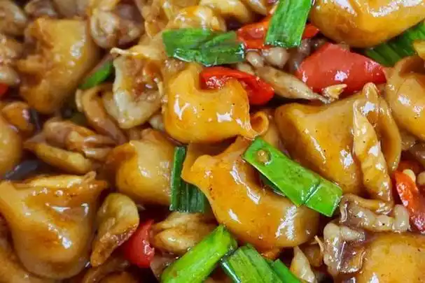 老婆爱吃的爆炒鱼泡,香辣爽口,隔三差五来一盘,永保美丽容颜!