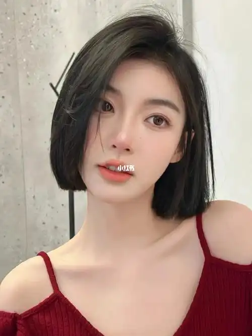 超a发型一字短发