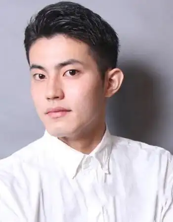 2016男生发型流行元素 两边剪短中间留长的男生发型图片(2)