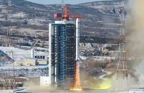 "济高科创号"卫星搭载运载火箭升空.