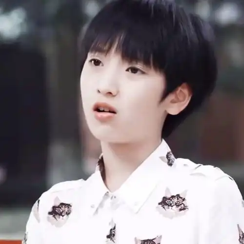 可以提供一些严浩翔小时候的照片嘛?(不带水印)? - 知乎