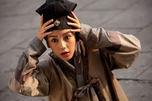 angelababy《花田》不顾美女形象扮斗鸡眼(图)