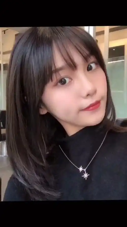 超a边甜的减龄初恋头,很修饰脸型的百搭发型!