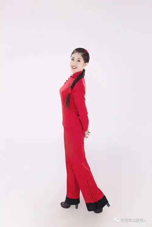 每天一歌||赵婷原创歌曲《小村庄》全网发布,欢迎大家分享聆听!