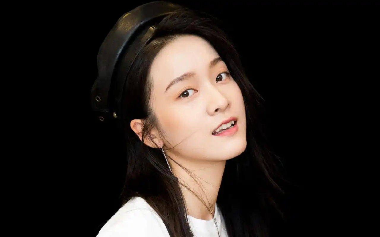 张雪迎清新简约写真图片壁纸